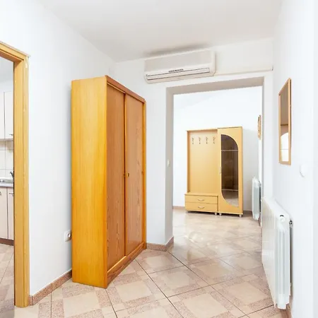 Apartman With Parking Space Valbandon, - 7352 Fažana