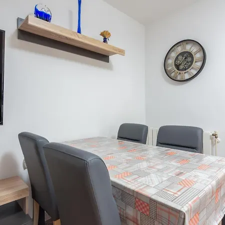 Apartman With Parking Space Valbandon, - 7352 Fažana