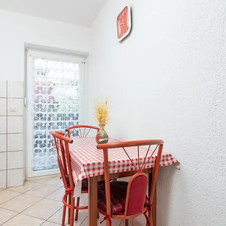 Apartman With Parking Space Valbandon, - 7352 Fažana