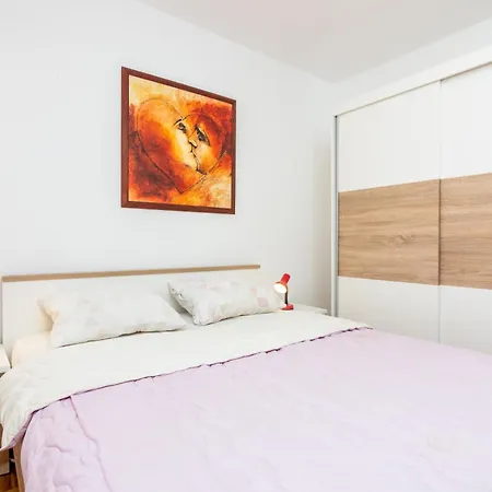 With Parking Space Valbandon, - 7352 Apartman Fažana