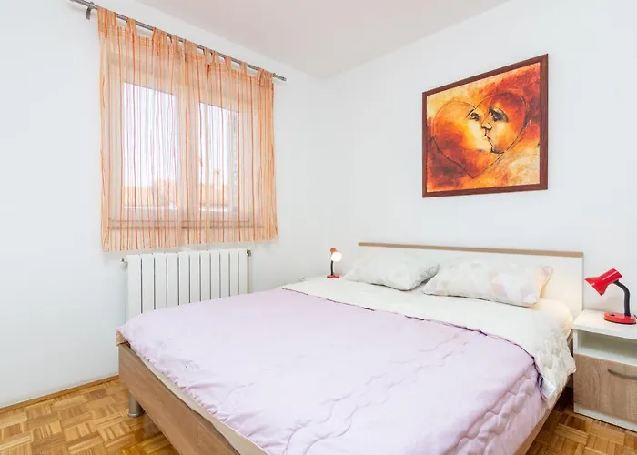 With Parking Space Valbandon, - 7352 Apartament
